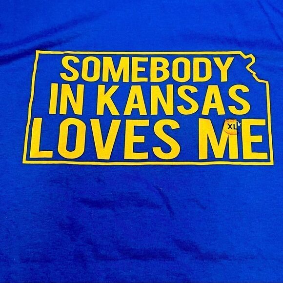 Somebody In Kansas Loves Me 100% Cotton Tee XL Gift Idea Travel Unisex SS - Picture 2 of 11